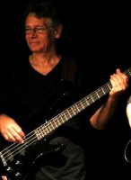 Lyrio Karllos (Contra baixo)